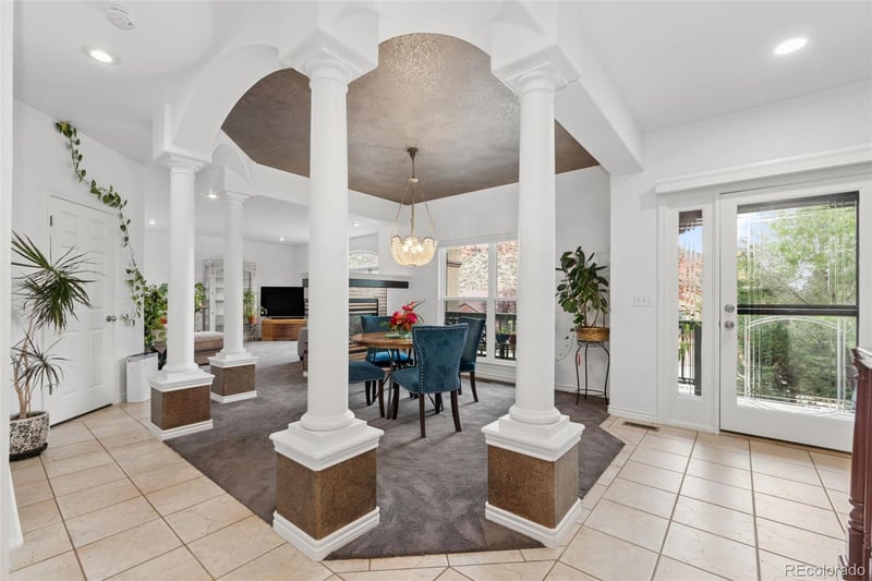 6 Eagle Nest Ln, Lyons, CO 80540