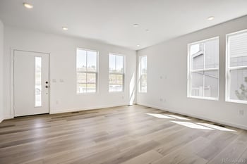 7635 S Mobile Way, Centennial, CO 80016
