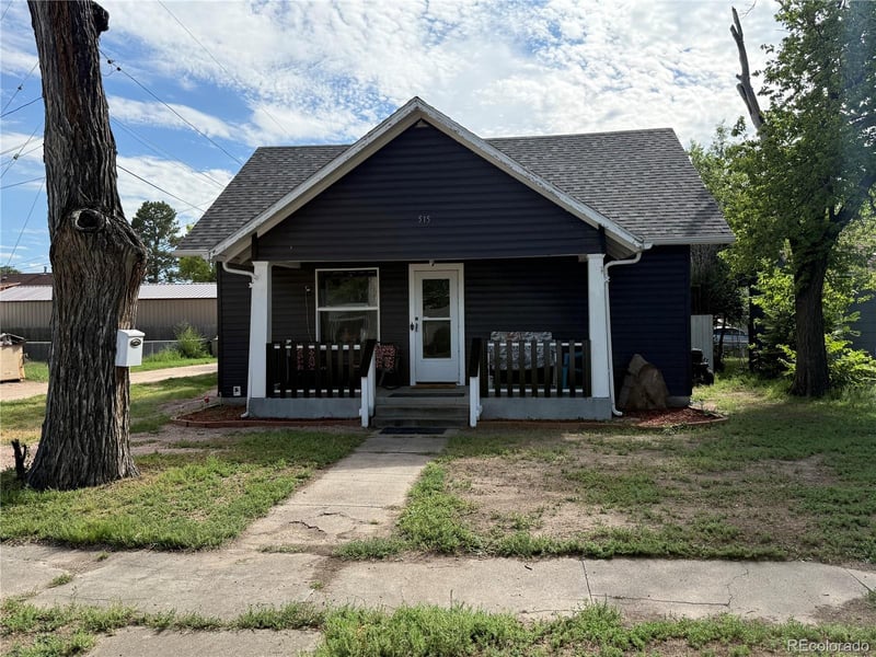515 Pine St, Sterling, CO 80751