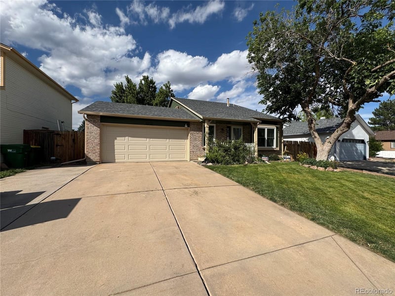 19727 E Oxford Dr, Aurora, CO 80013
