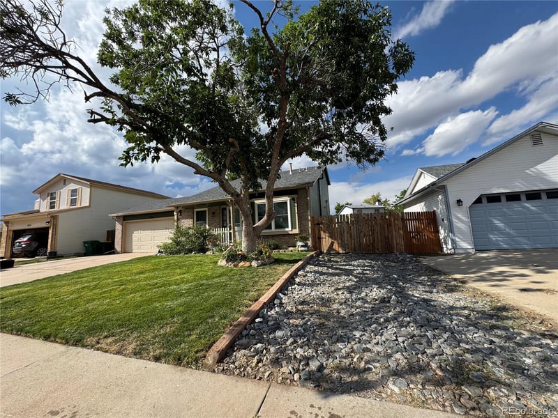 19727 E Oxford Dr, Aurora, CO 80013