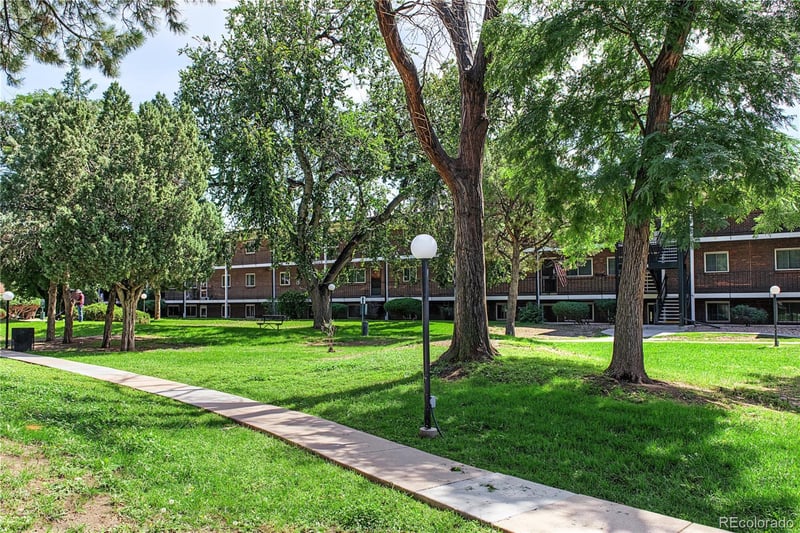 6800 E Tennessee Ave #612, Denver, CO 80224