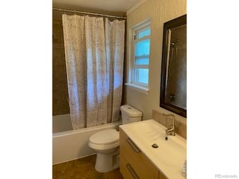 942 Reynolds Farm Ln #B, Longmont, CO 80503