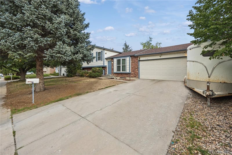 1110 S Salida Way, Aurora, CO 80017