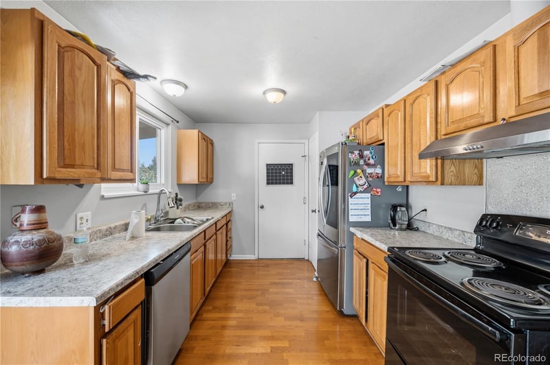 1110 S Salida Way, Aurora, CO 80017