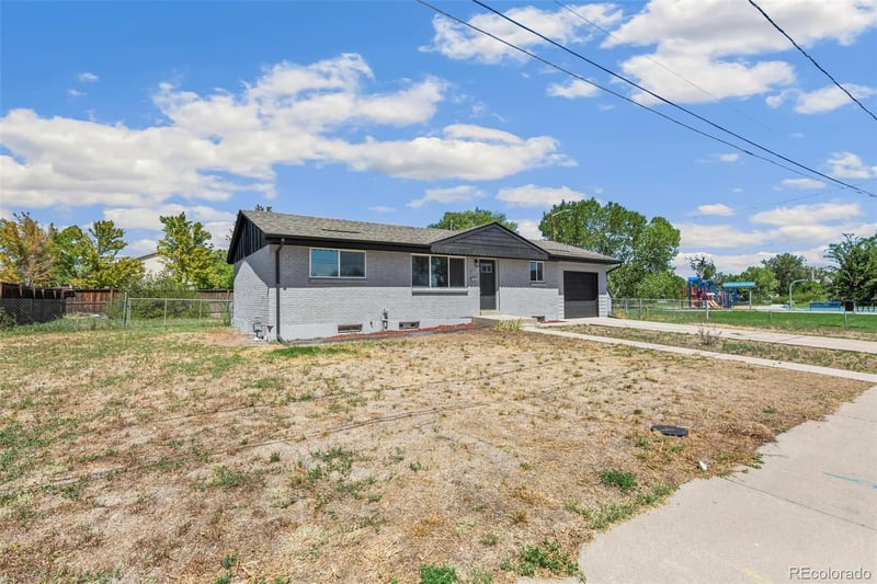 9241 Aspen Dr, Thornton, CO 80229