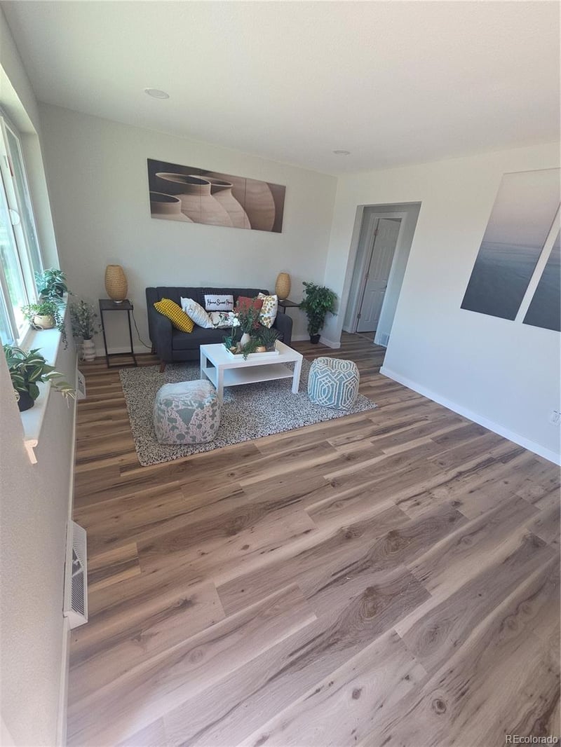 9241 Aspen Dr, Thornton, CO 80229