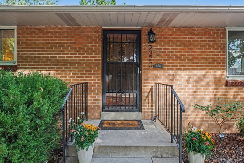 2370 Kingston St, Aurora, CO 80010