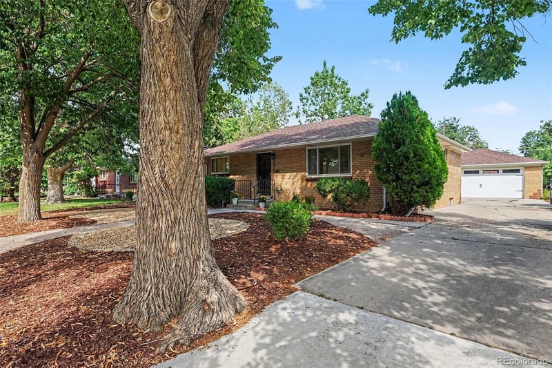 2370 Kingston St, Aurora, CO 80010
