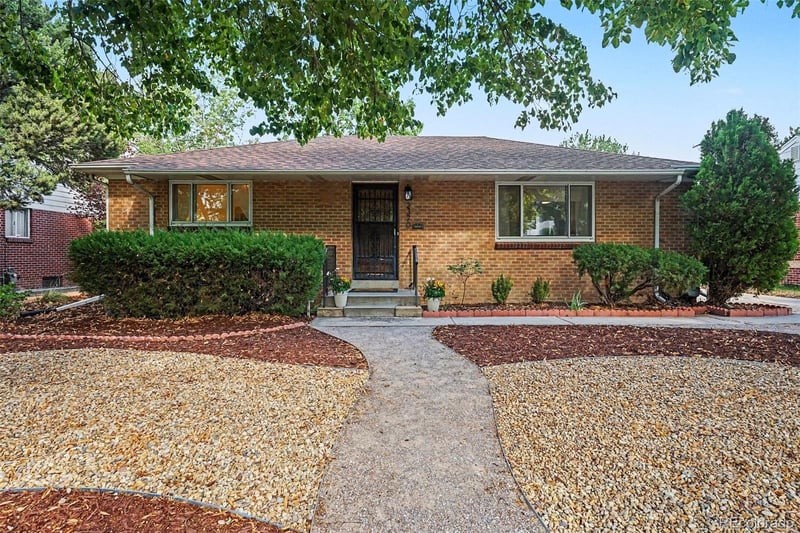 2370 Kingston St, Aurora, CO 80010