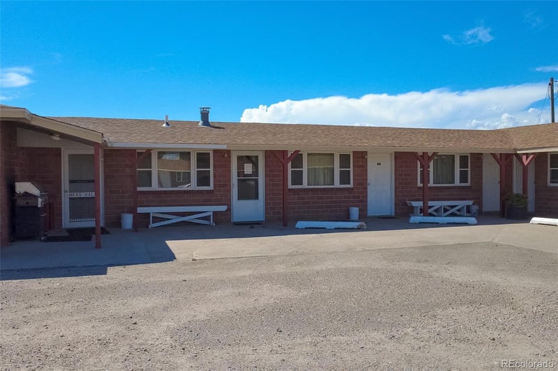 625 E 1st St, Akron, CO 80720
