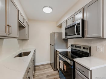 384 S Ironton St #401, Aurora, CO 80012