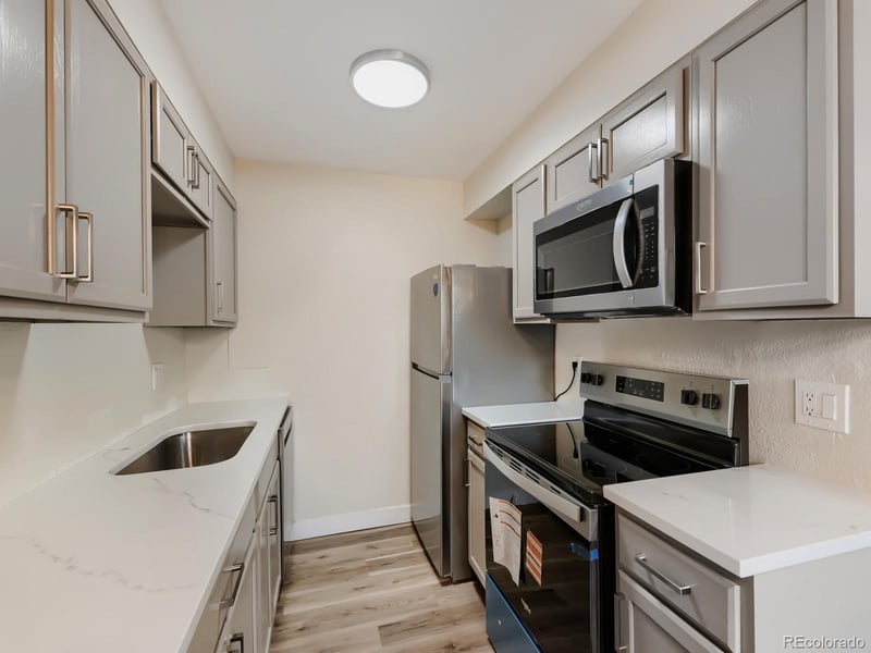 384 S Ironton St #401, Aurora, CO 80012
