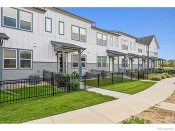 2865 Bear Springs Cir, Longmont, CO 80503