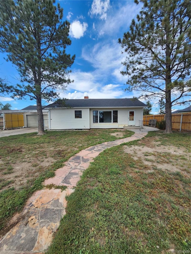 1134 4th St, Limon, CO 80828