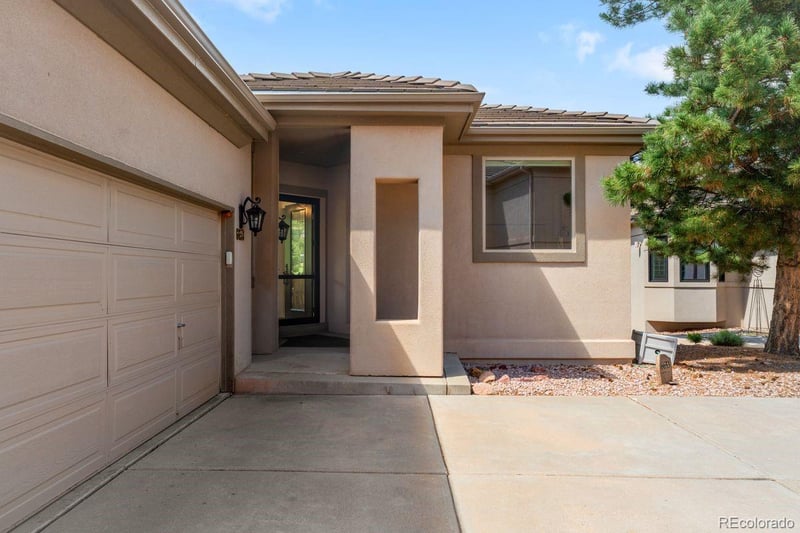 6653 Bright Water Trl, Littleton, CO 80125