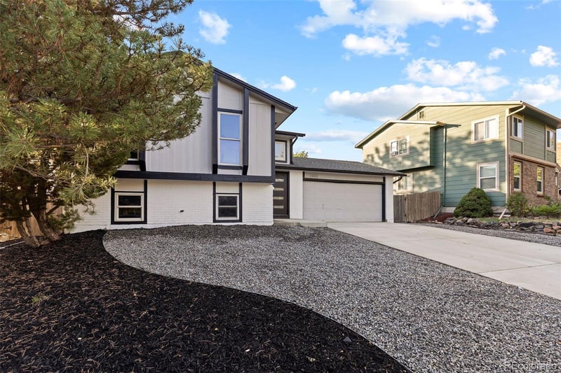 18842 E Oregon Dr, Aurora, CO 80017