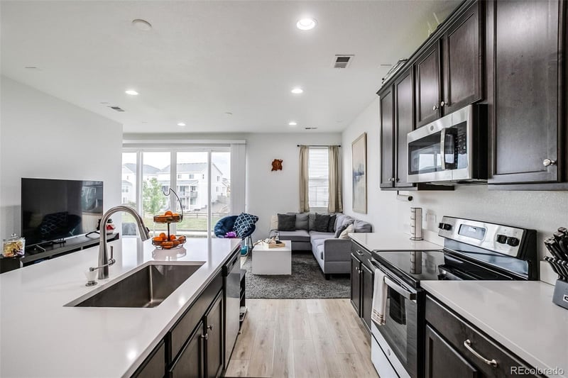 27656 E 10th Dr, Aurora, CO 80018
