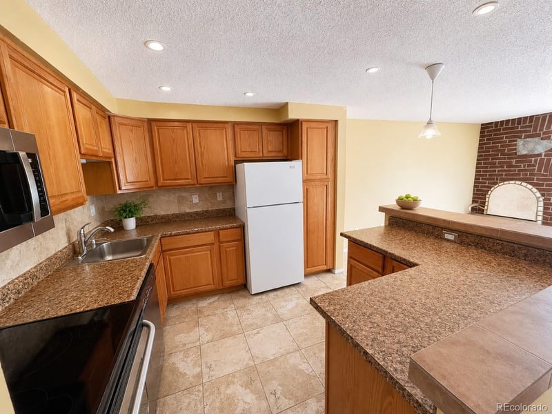 1306 S Parker Rd #166, Denver, CO 80231