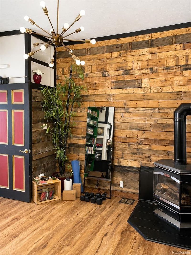 225 E 8th St, Leadville, CO 80461