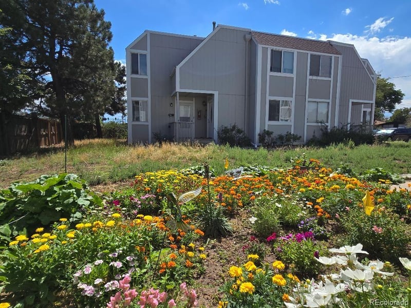 12056 E 25th Ave, Aurora, CO 80010