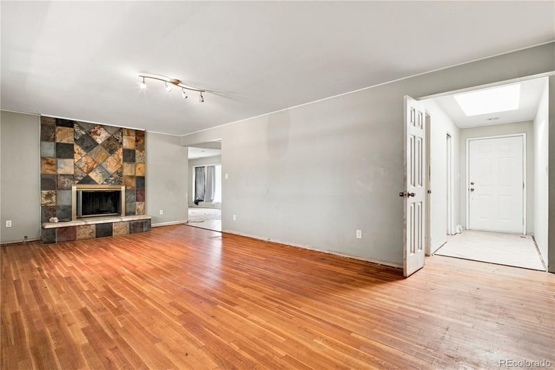 6974 S Lakeview St, Littleton, CO 80120