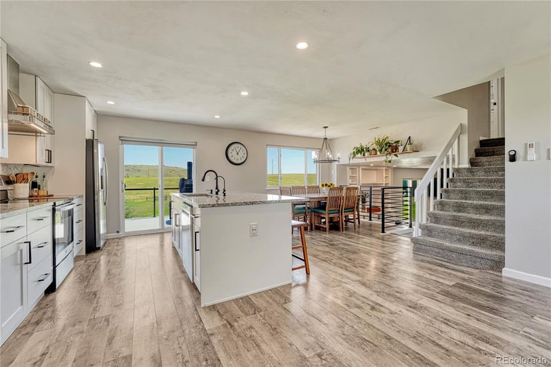 12658 Mesa View Rd, Larkspur, CO 80118