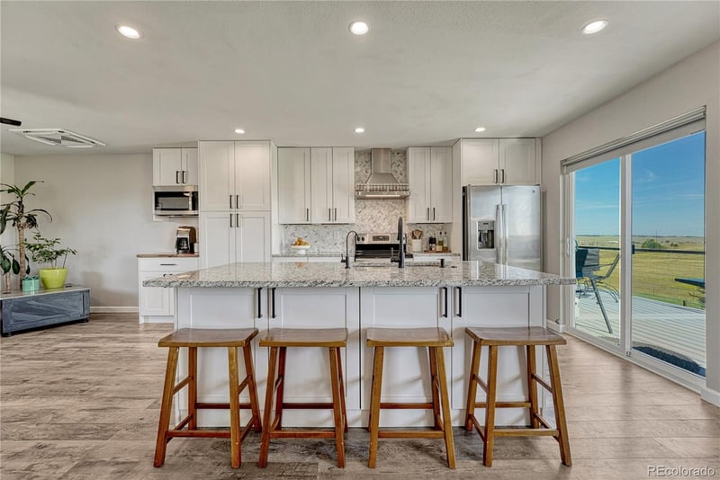 12658 Mesa View Rd, Larkspur, CO 80118