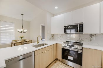 4045 S Crystal Cir #204, Aurora, CO 80014