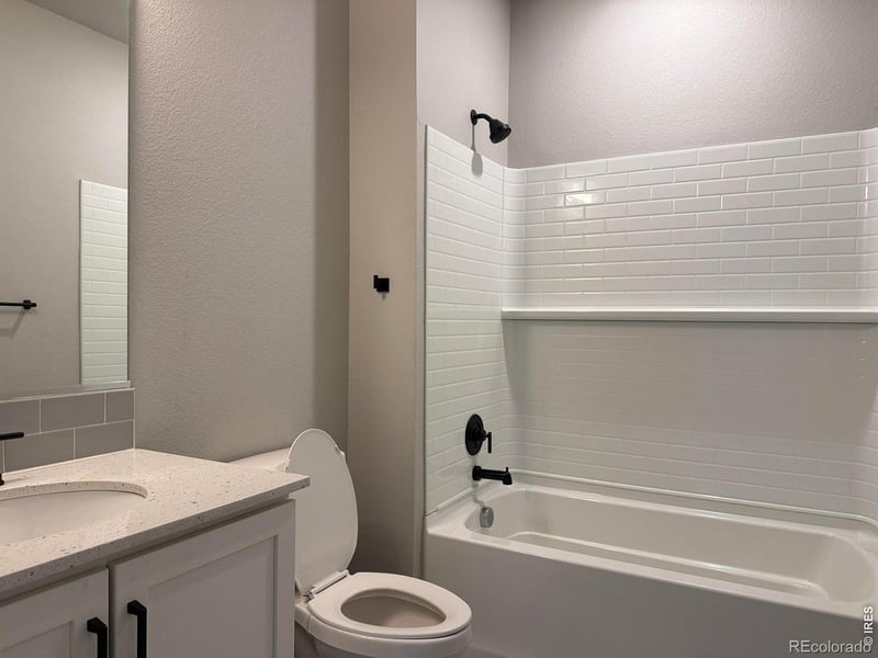1116 Coyote Ln, Wiggins, CO 80654