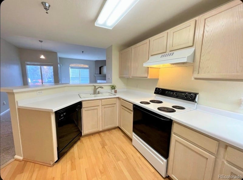 2575 S Syracuse Way #F102, Denver, CO 80231
