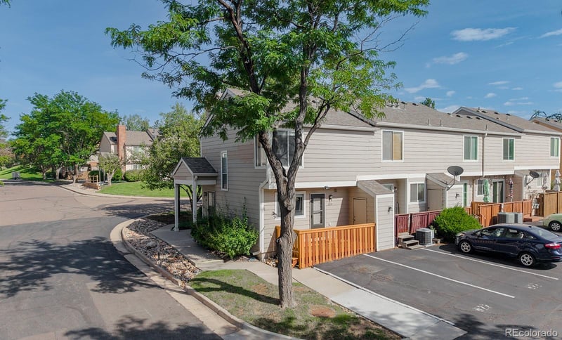 822 Summer Dr, Highlands Ranch, CO 80126