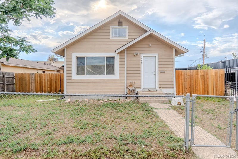 1525 Chester St, Aurora, CO 80010