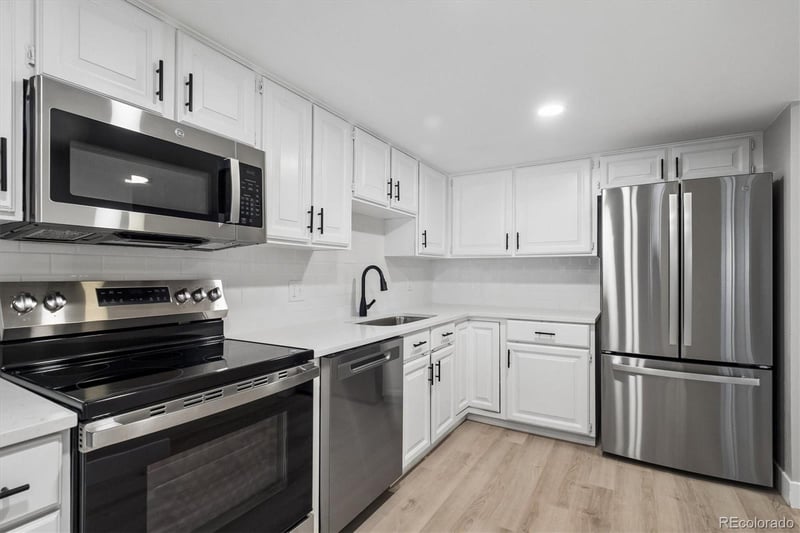 13901 E Marina Dr #102, Aurora, CO 80014