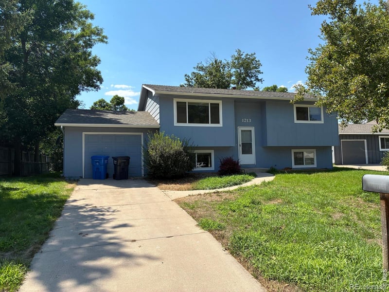 1213 Village Ln, Fort Collins, CO 80521