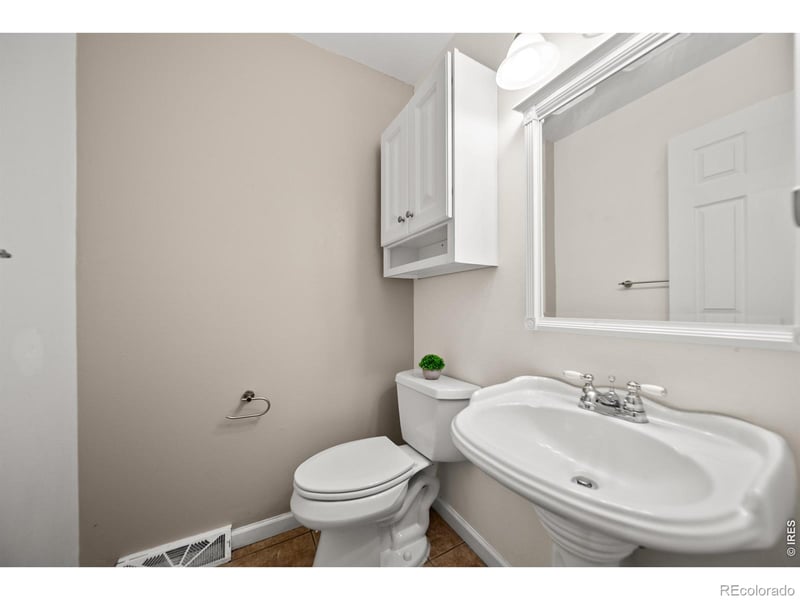 1403 S 11th Ave, Sterling, CO 80751