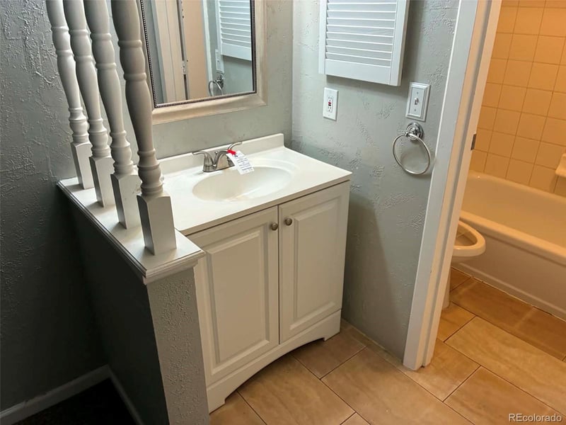 3550 S Harlan St #242, Denver, CO 80235