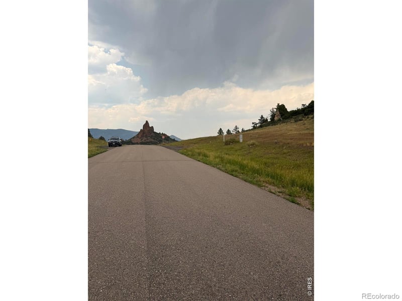 5741 Country Club Dr, Larkspur, CO 80118