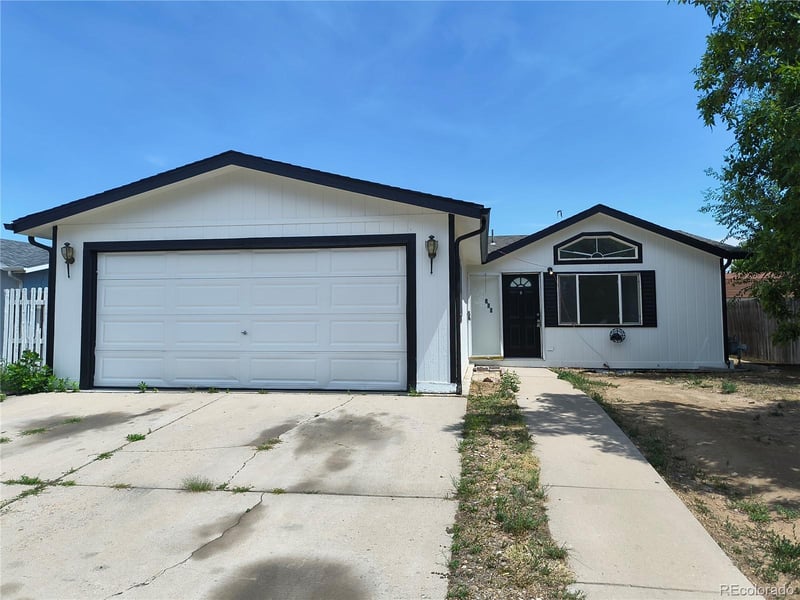 100 Wenatchee St, Lochbuie, CO 80603