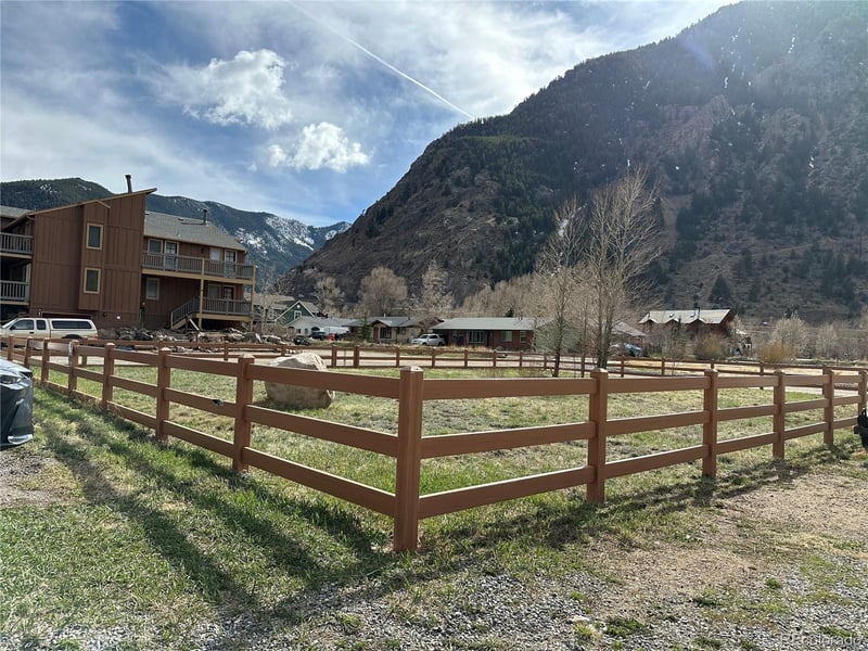 335 15th St, Georgetown, CO 80444