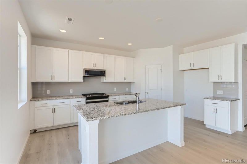 54908 E 28th Ave, Strasburg, CO 80136