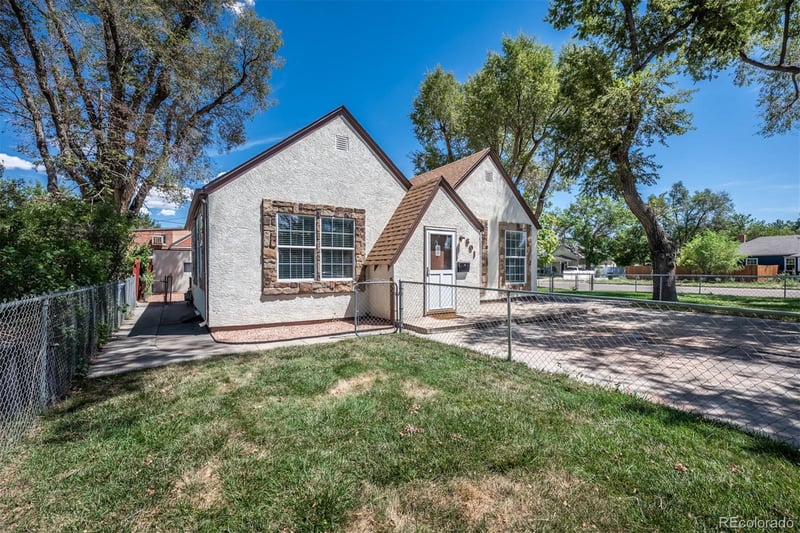 601 W Pitkin Ave, Pueblo, CO 81004