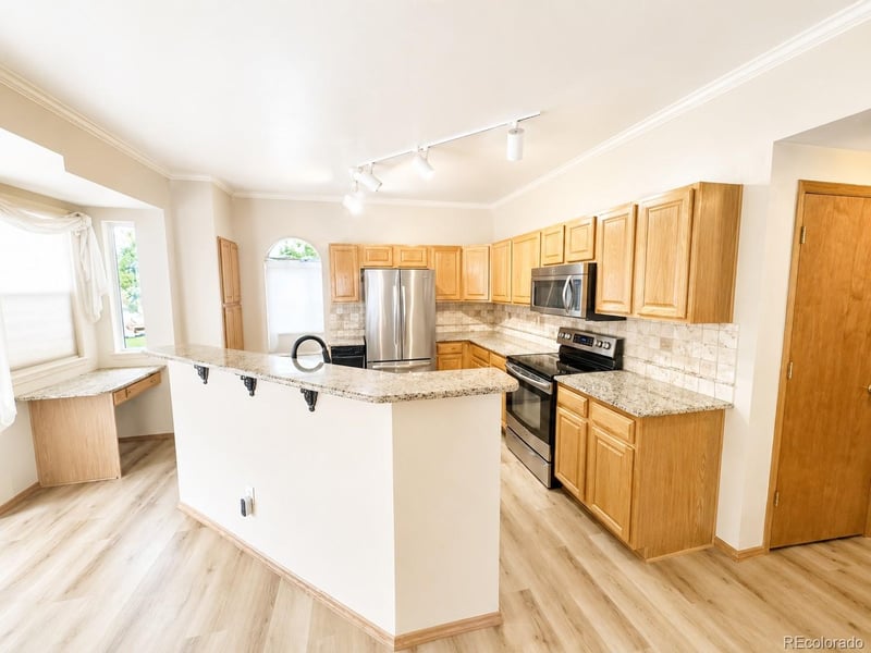 2041 Sandhurst Dr, Castle Rock, CO 80104