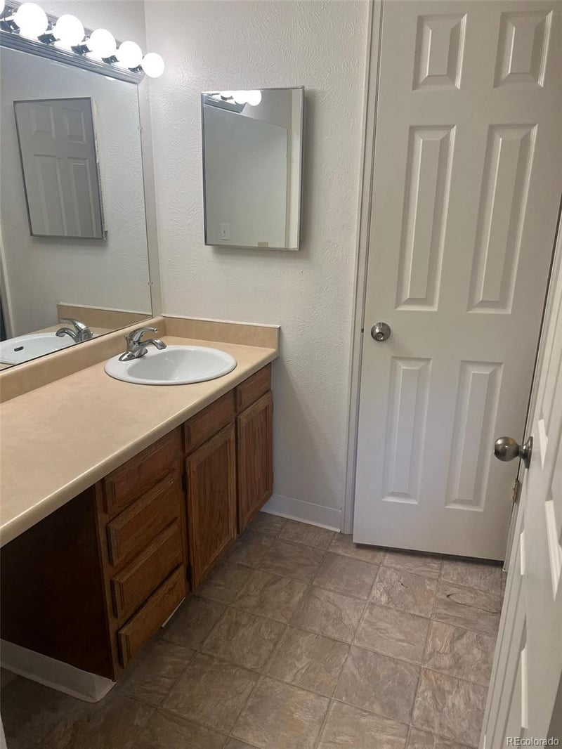 14802 E Kentucky Dr #827, Aurora, CO 80012