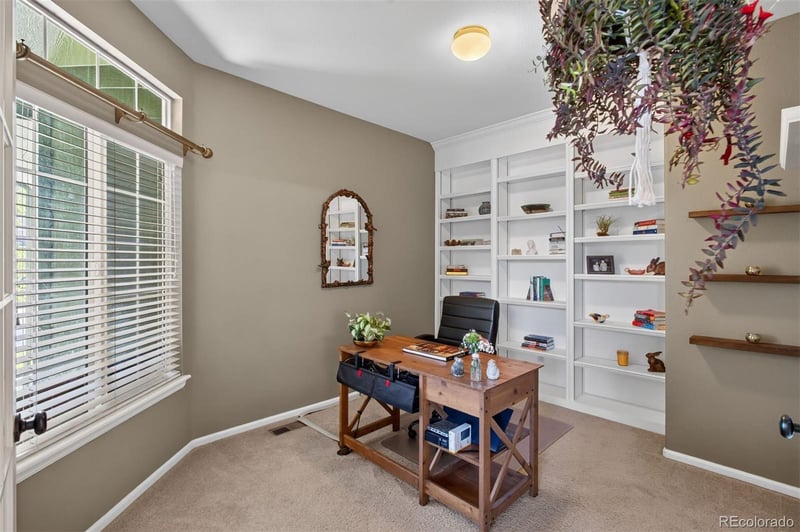 17807 E Oakwood Ln, Aurora, CO 80016