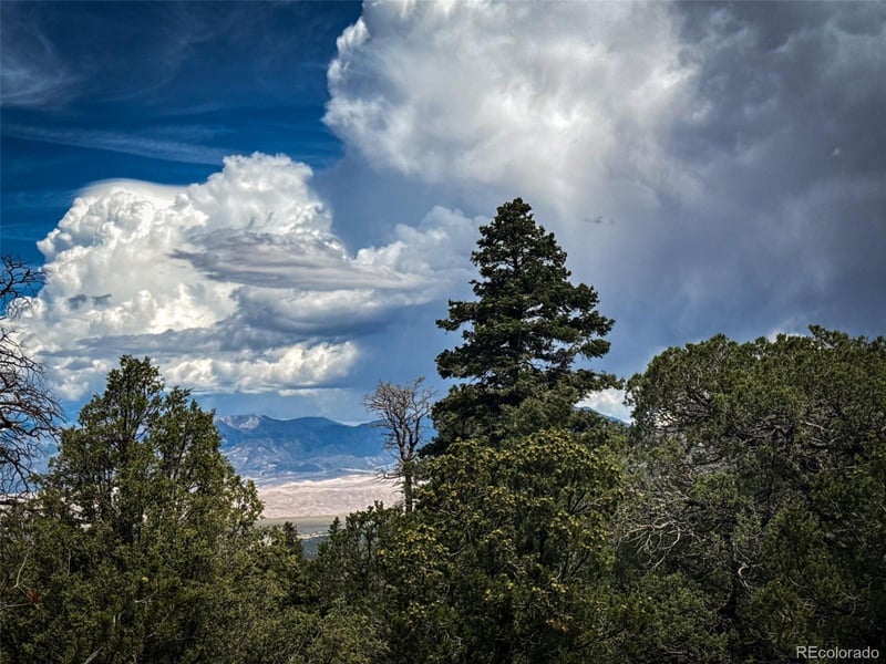 33 Stage Station Cir, Mosca, CO 81146