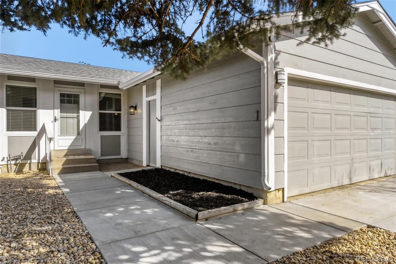 3584 S Olathe Way, Aurora, CO 80013