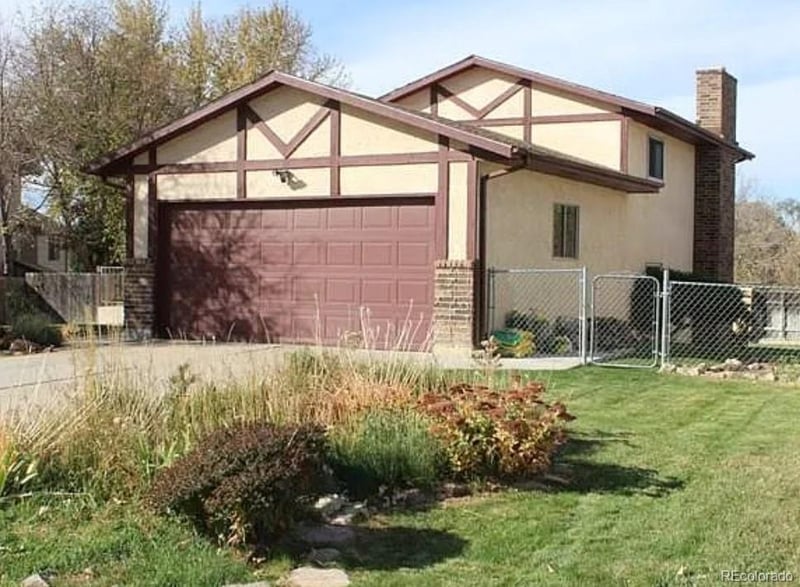 2 Bitterweed Ct, Pueblo, CO 81001