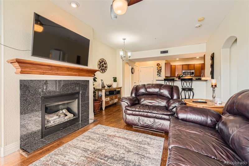 9019 E Panorama Cir #D207, Englewood, CO 80112