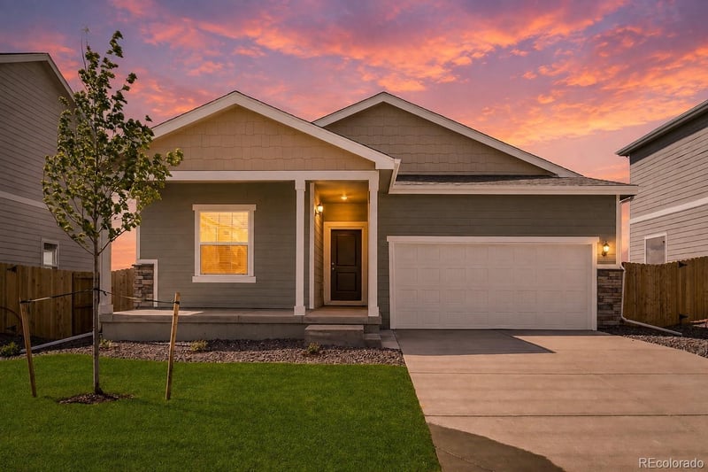 48185 Shetland Dr, Bennett, CO 80102